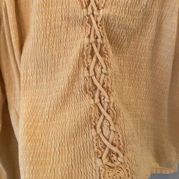 ADORABLE AE CROP TOP! - Picture 2 of 3